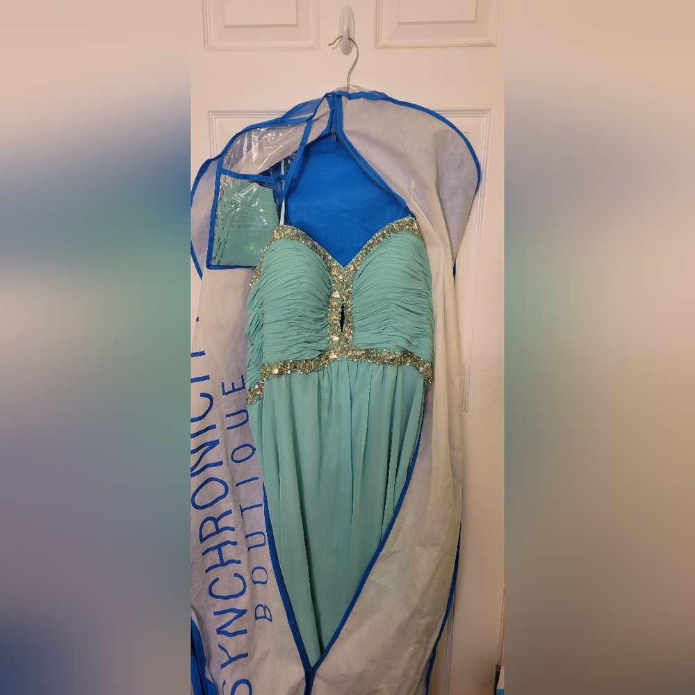 Faviana dress